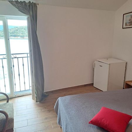 Sobe Mamalu Bed & Breakfast วาลุน ภายนอก รูปภาพ