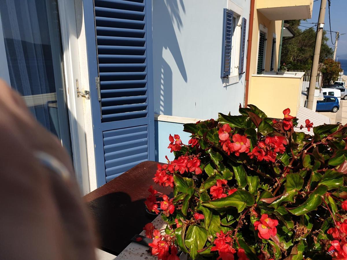 Sobe Mamalu Bed & Breakfast วาลุน ภายนอก รูปภาพ