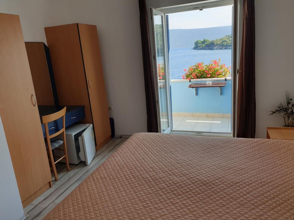 Sobe Mamalu Bed & Breakfast วาลุน ภายนอก รูปภาพ