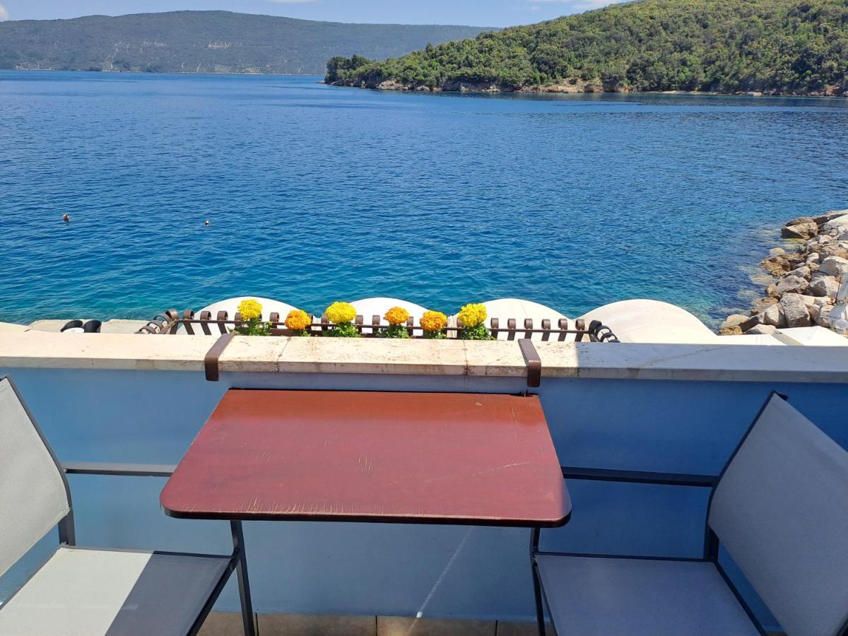 Sobe Mamalu Bed & Breakfast วาลุน ภายนอก รูปภาพ