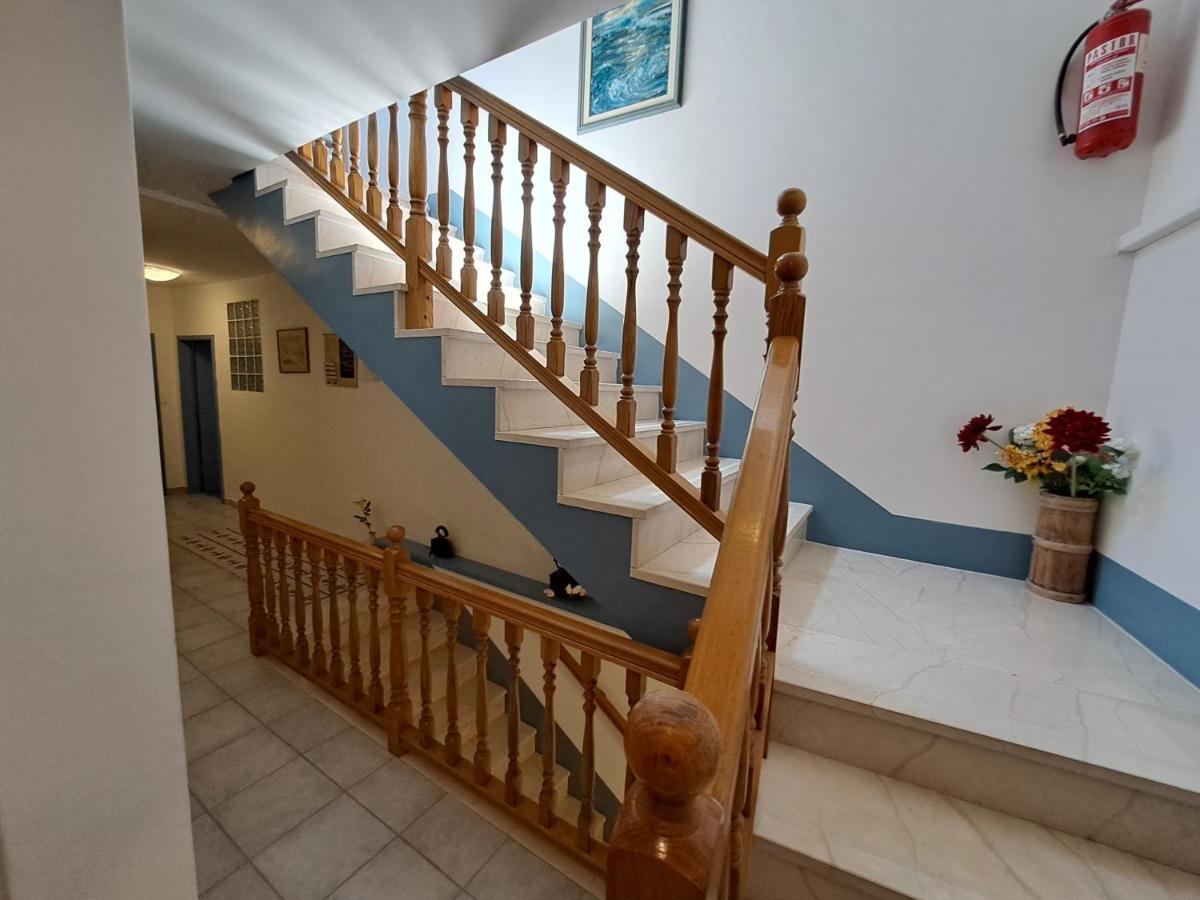 Sobe Mamalu Bed & Breakfast วาลุน ภายนอก รูปภาพ