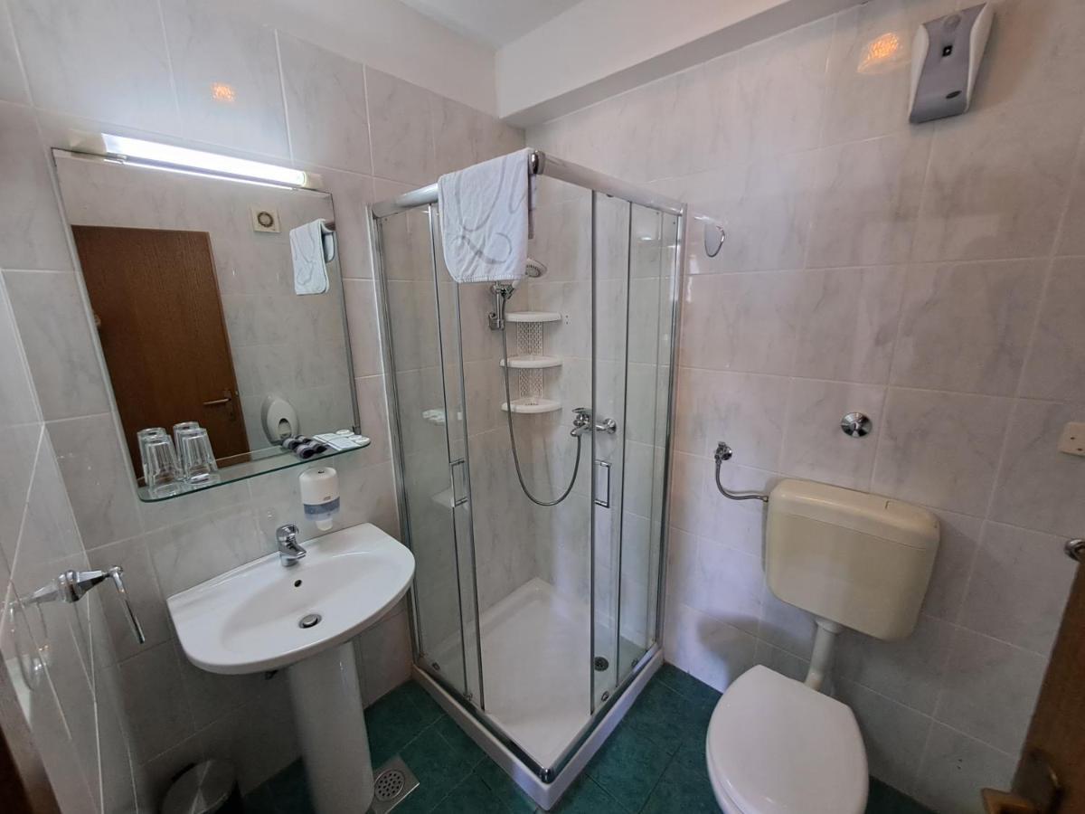 Sobe Mamalu Bed & Breakfast วาลุน ภายนอก รูปภาพ