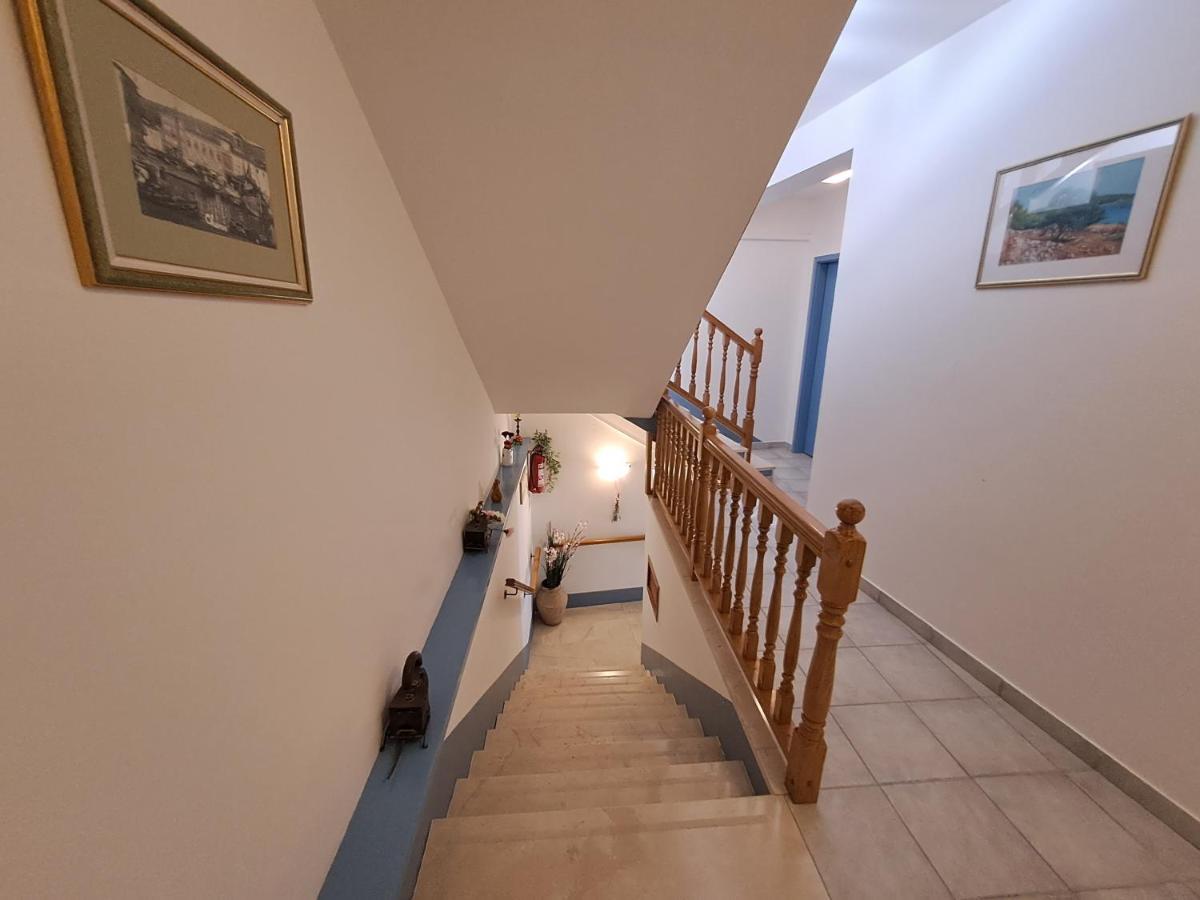 Sobe Mamalu Bed & Breakfast วาลุน ภายนอก รูปภาพ
