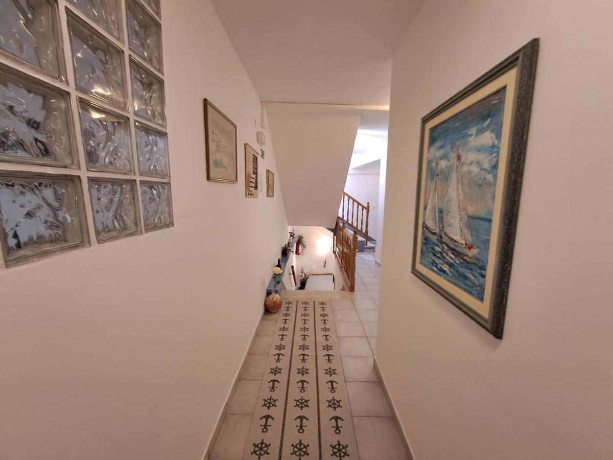 Sobe Mamalu Bed & Breakfast วาลุน ภายนอก รูปภาพ