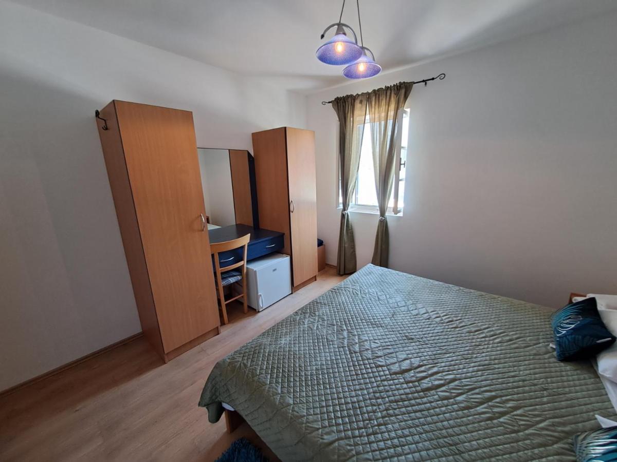 Sobe Mamalu Bed & Breakfast วาลุน ภายนอก รูปภาพ