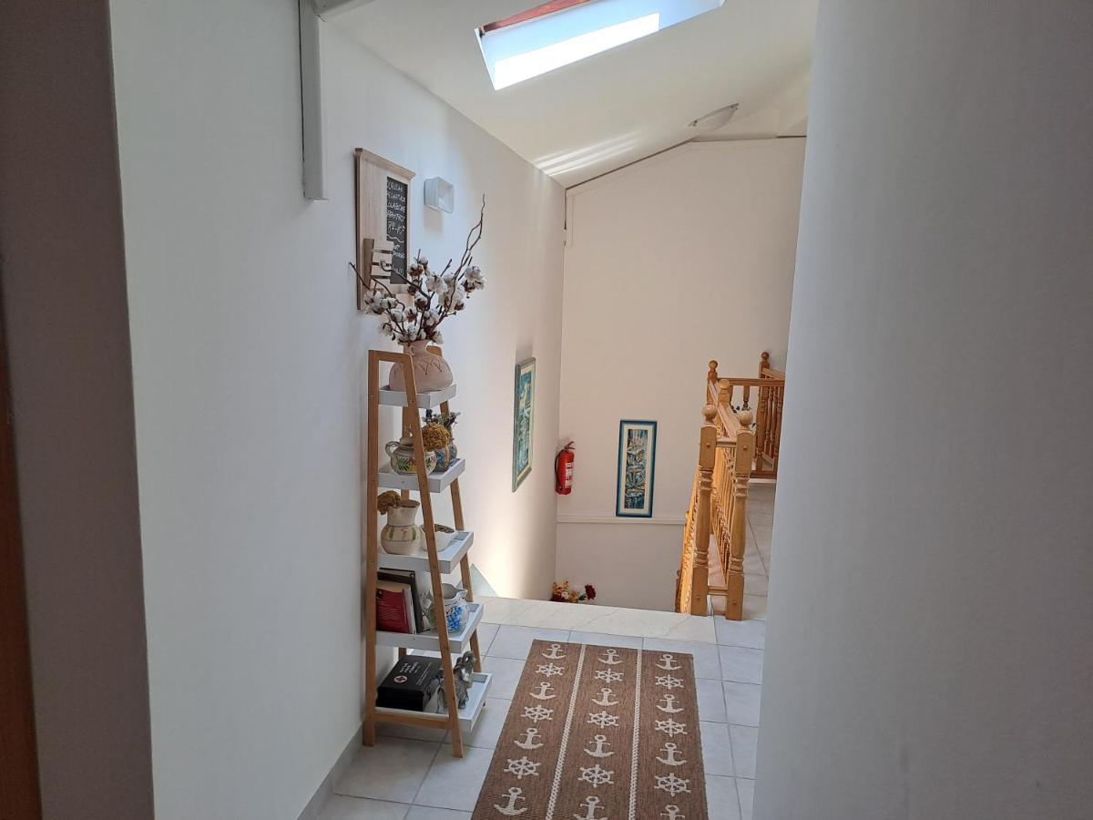 Sobe Mamalu Bed & Breakfast วาลุน ภายนอก รูปภาพ