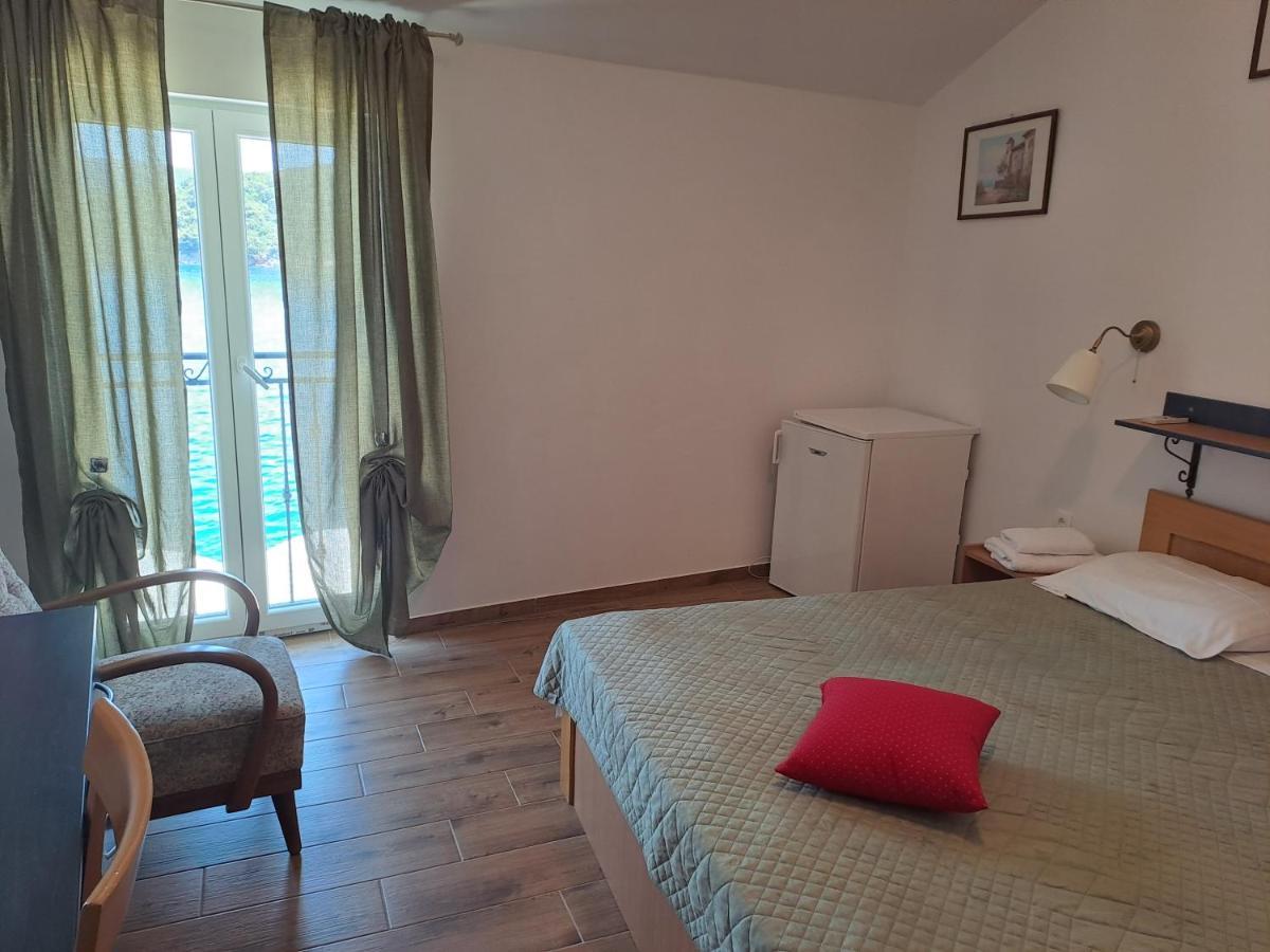 Sobe Mamalu Bed & Breakfast วาลุน ภายนอก รูปภาพ