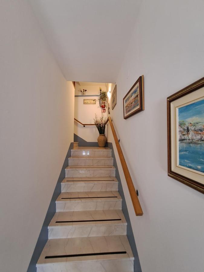 Sobe Mamalu Bed & Breakfast วาลุน ภายนอก รูปภาพ